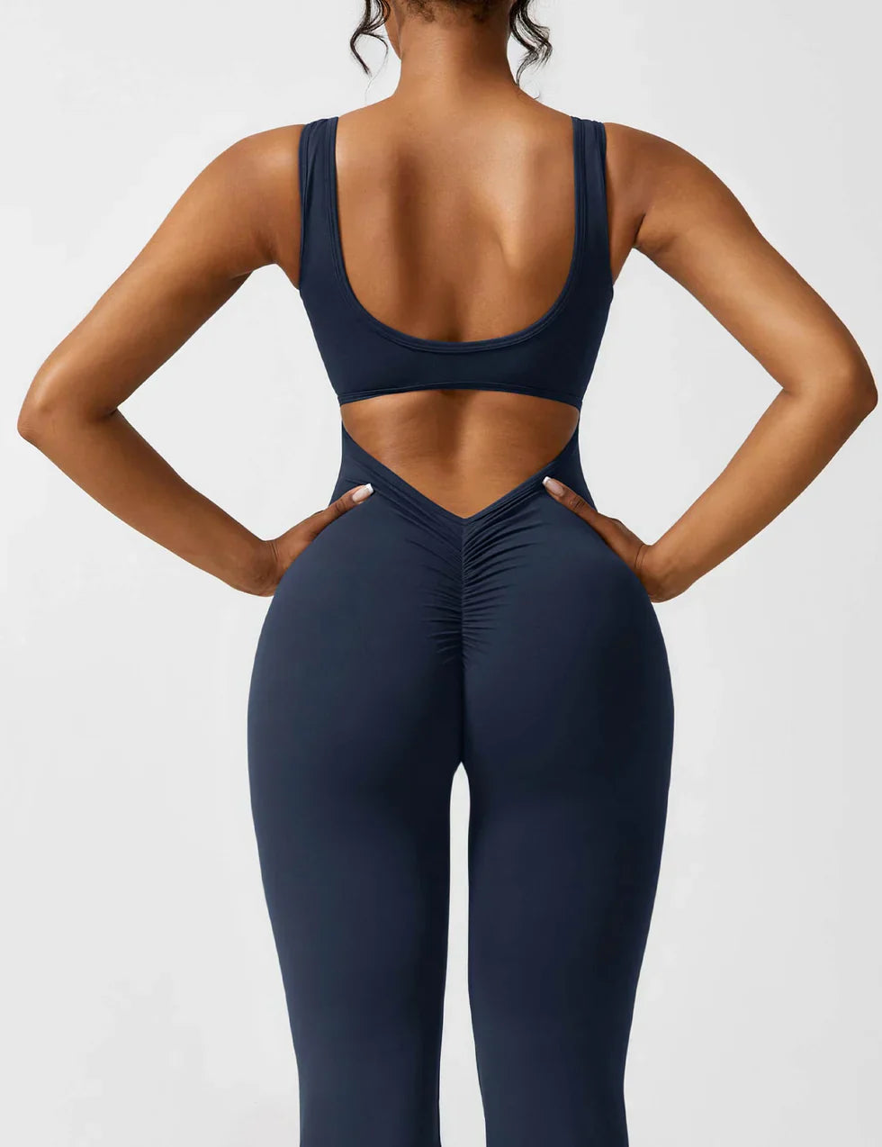 Elena - Uitlopende jumpsuit met V-rug