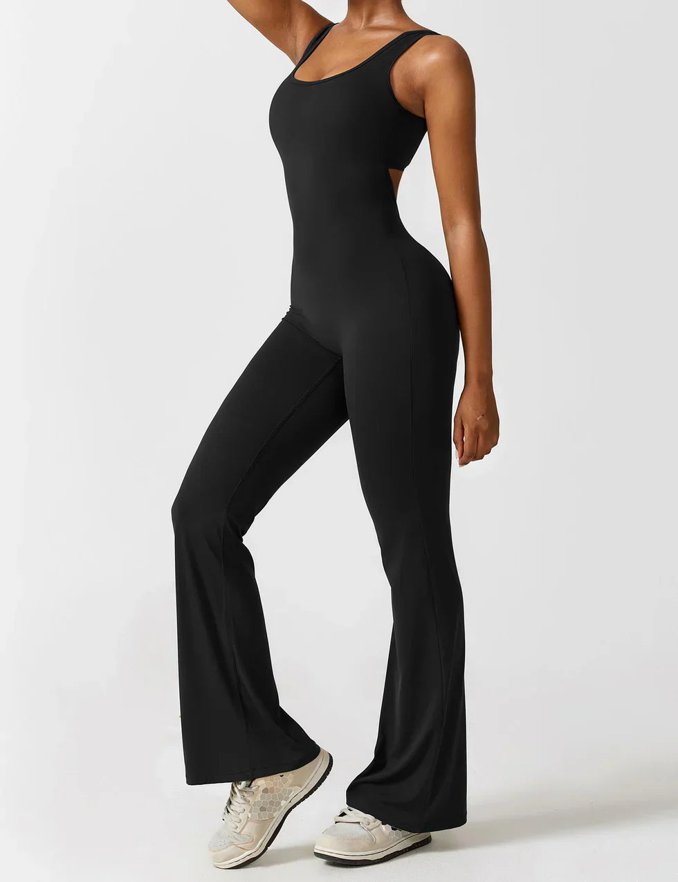 Elena - Uitlopende jumpsuit met V-rug