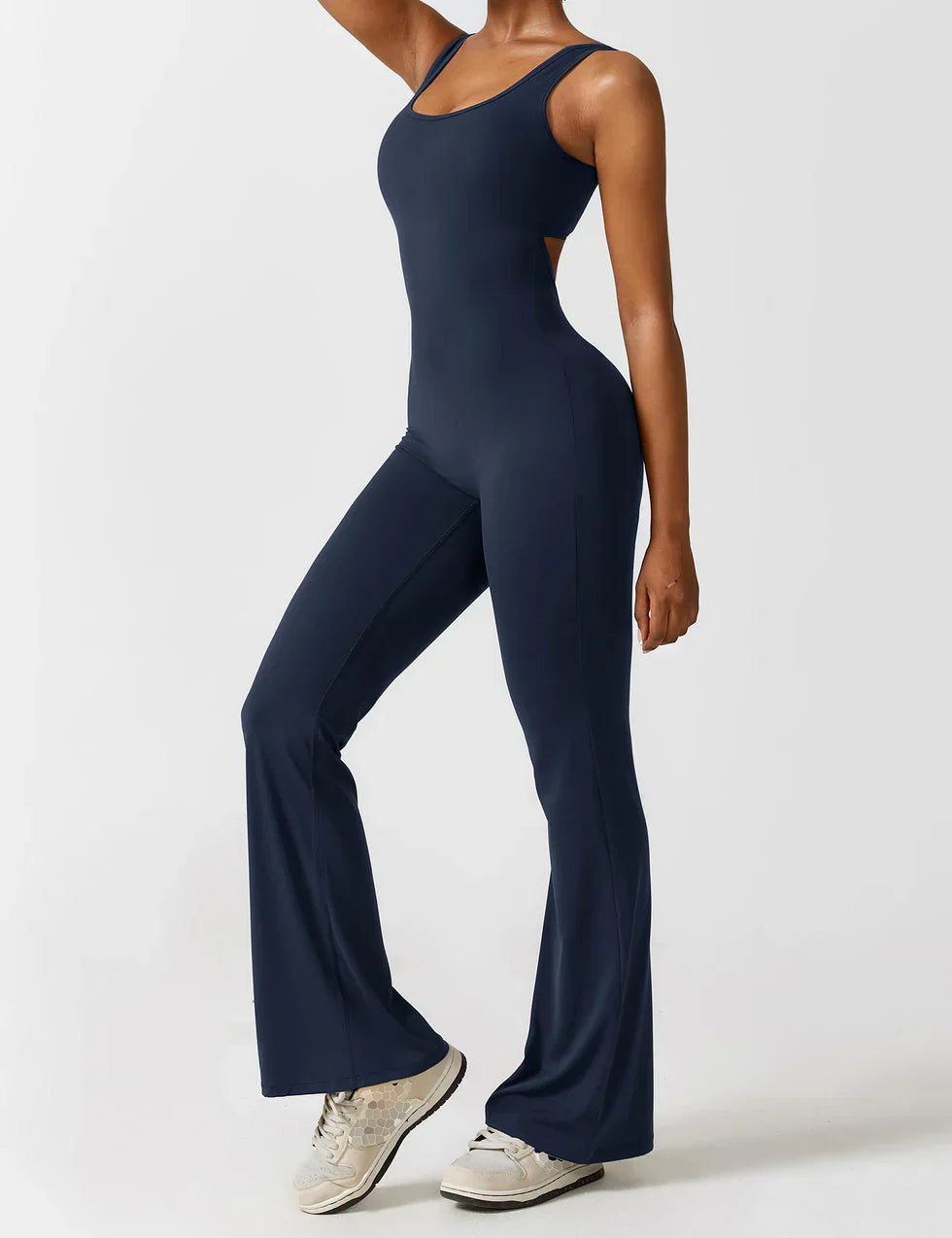 Elena - Uitlopende jumpsuit met V-rug