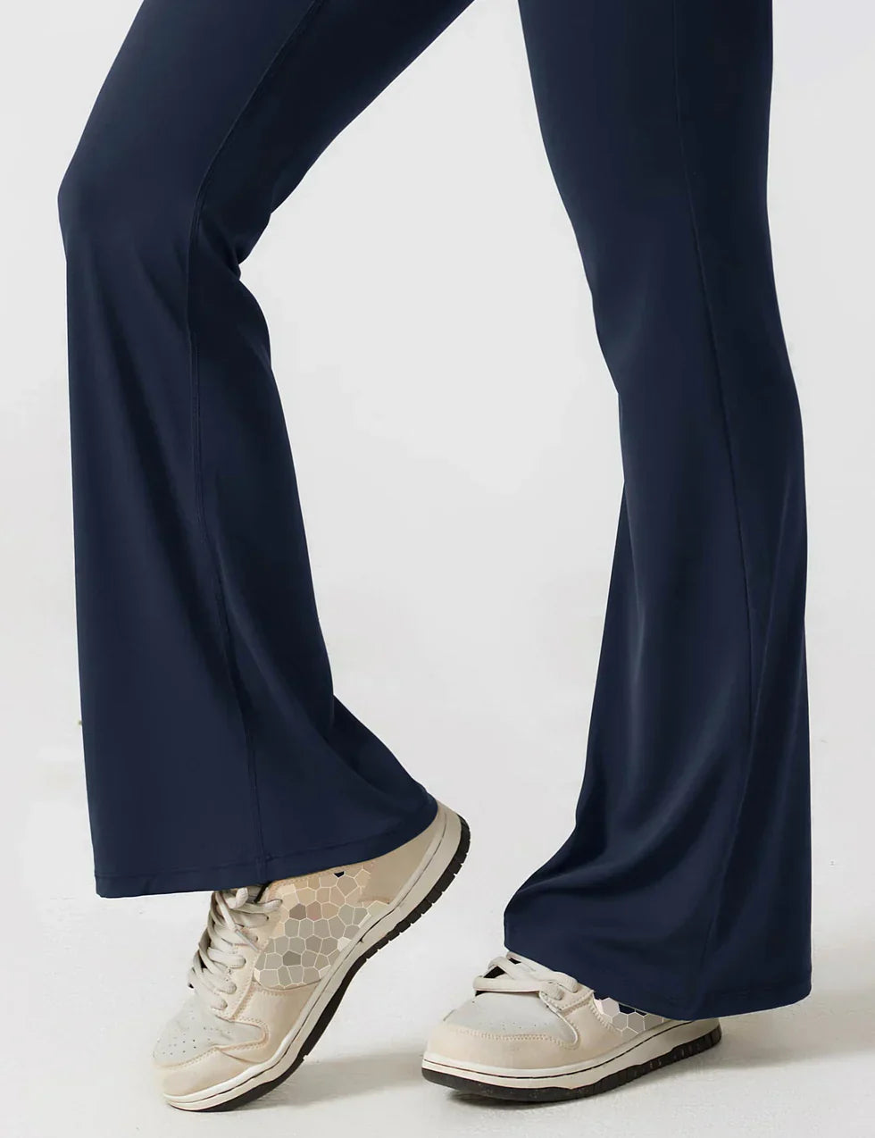 Elena - Uitlopende jumpsuit met V-rug